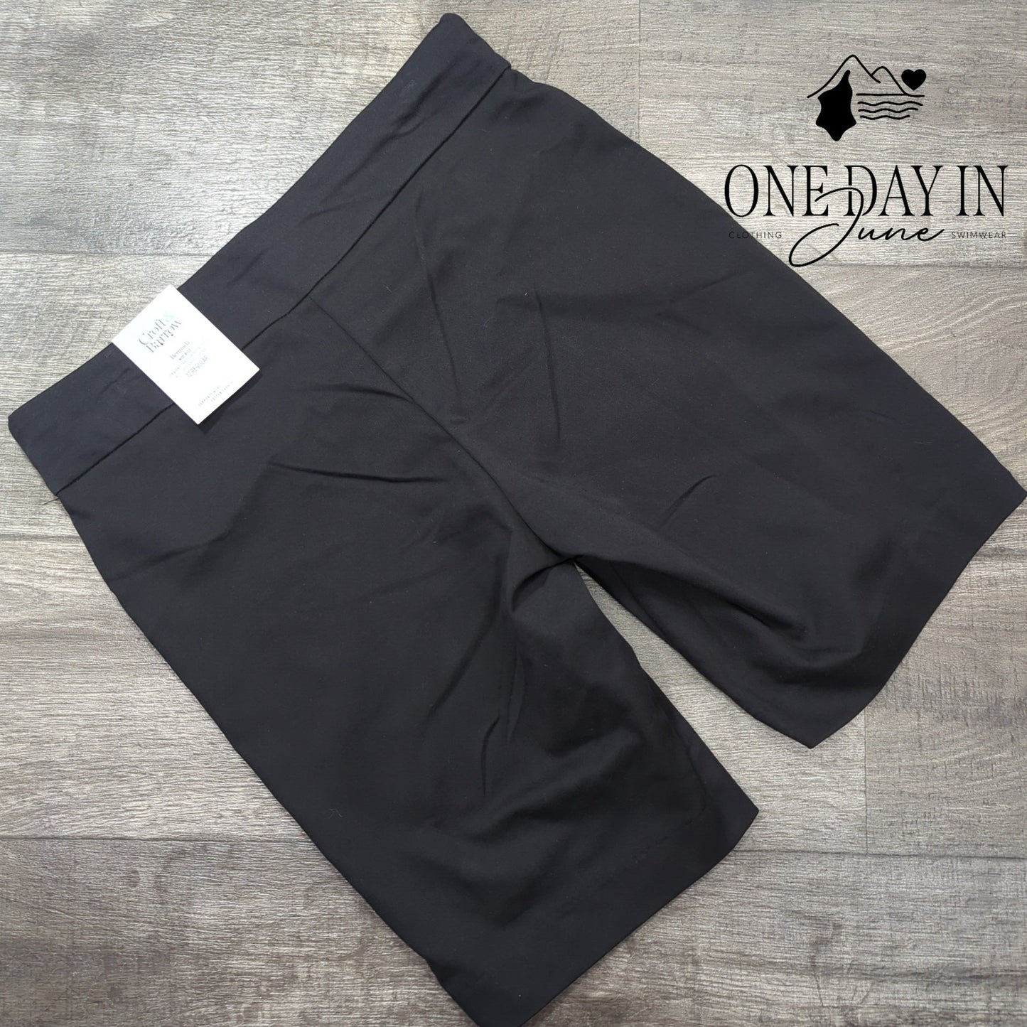 Croft & Barrow Mid Rise Pull On Bermuda Shorts Size 12