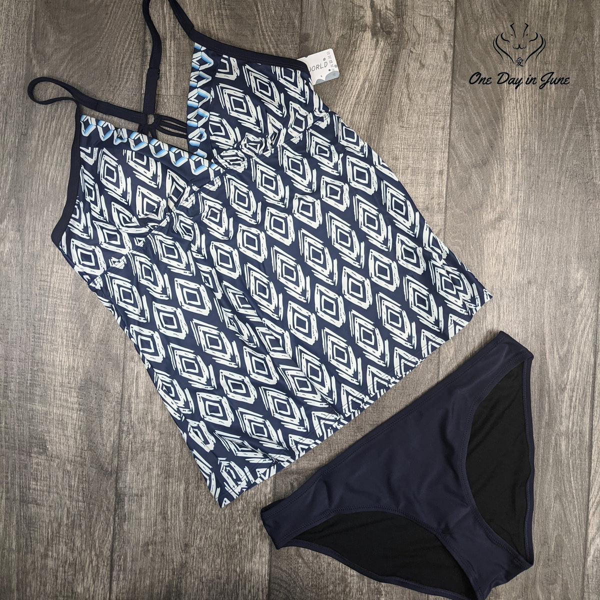 Sociala Cross Back Tankini Swimsuit Navy Blue Geometric 2 Piece NWT Size L