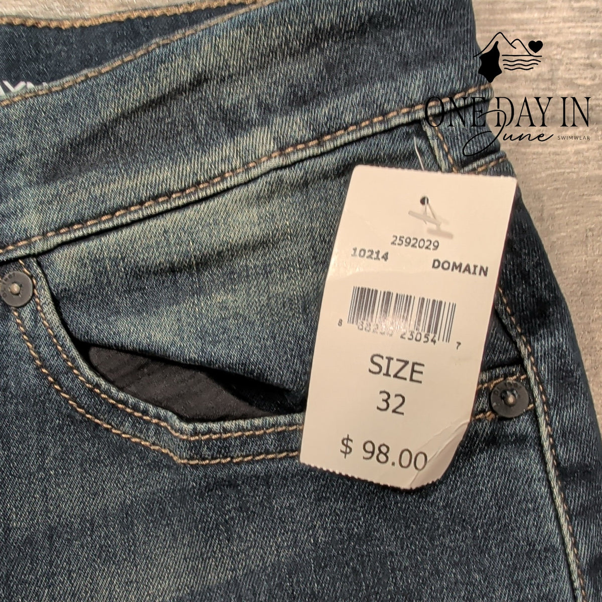 DL1961 Wayne Casual Straight Jeans Domain Dark Wash NWT Size 32X32