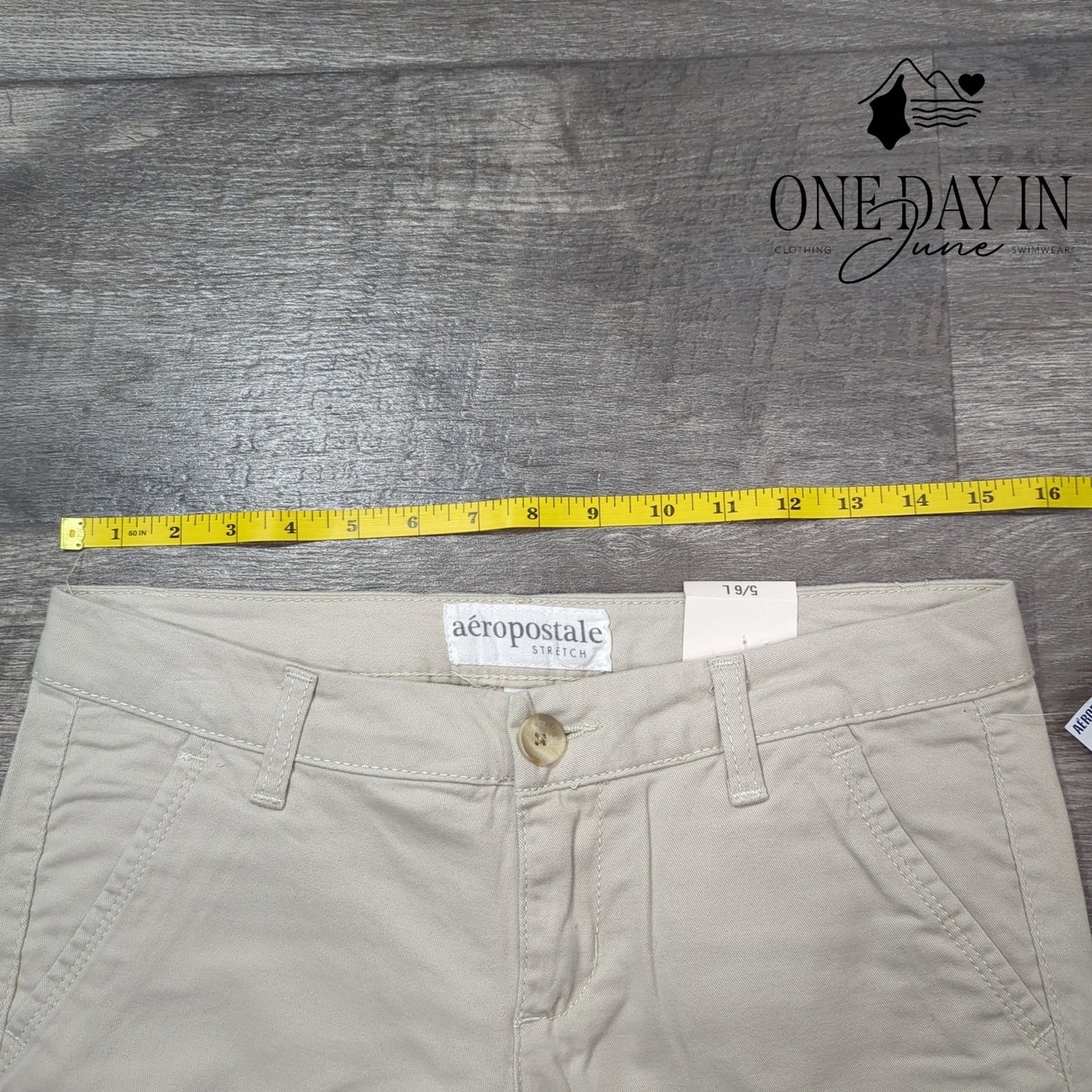 Aeropostale Juniors Straight Leg Khaki Pants Size 5