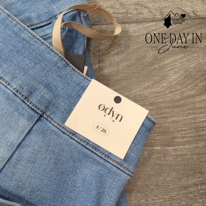 Odyn High Rise Wide Leg Jeans Light Wash NWT Size 4
