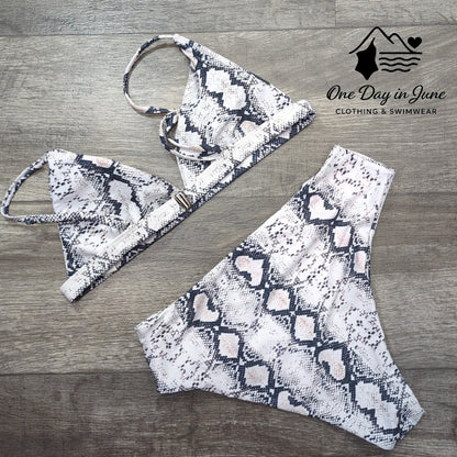 Charmleaks Triangle Bikini Swimsuit Size M