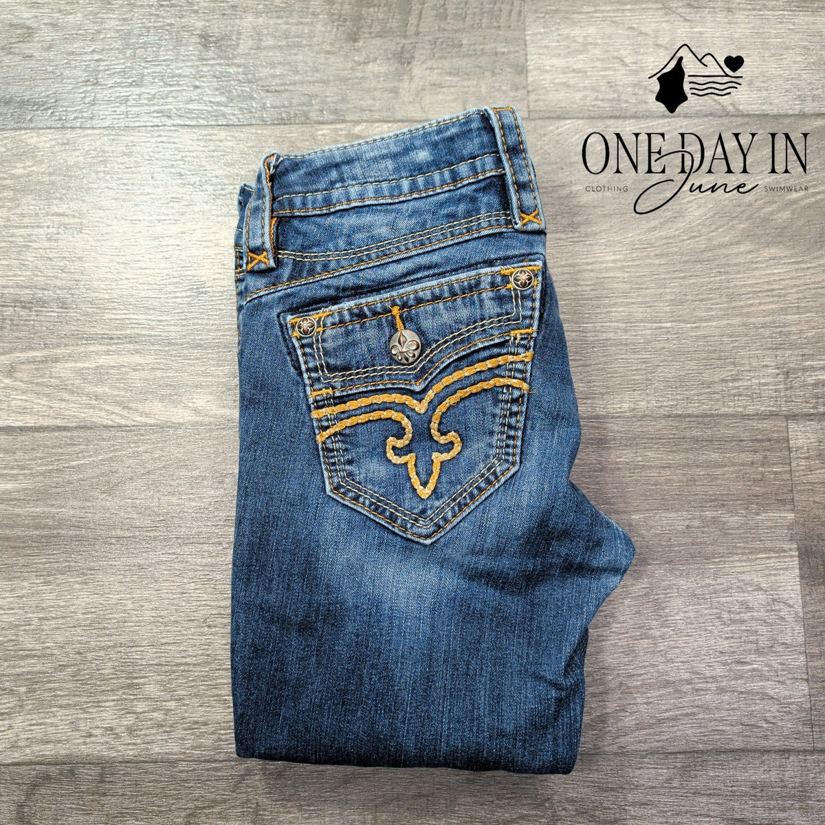 Rock Revival Calli Skinny Jeans Medium Wash Fleur de Lis Embellished Size 0 (25)