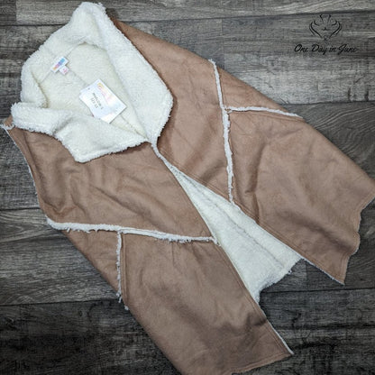 LuLaRoe Marlow Faux Fur Lined Vest Size S