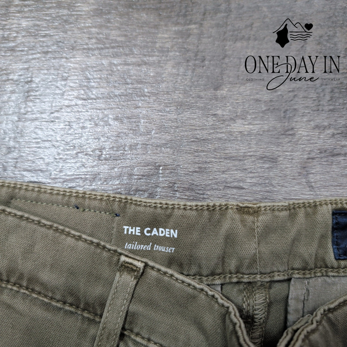 AG Adriano Goldschmied The Caden Tailored Trouser Pants Olive Green NWT Size 4