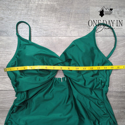 Cupshe Keyhole One Piece Swimsuit Size L
