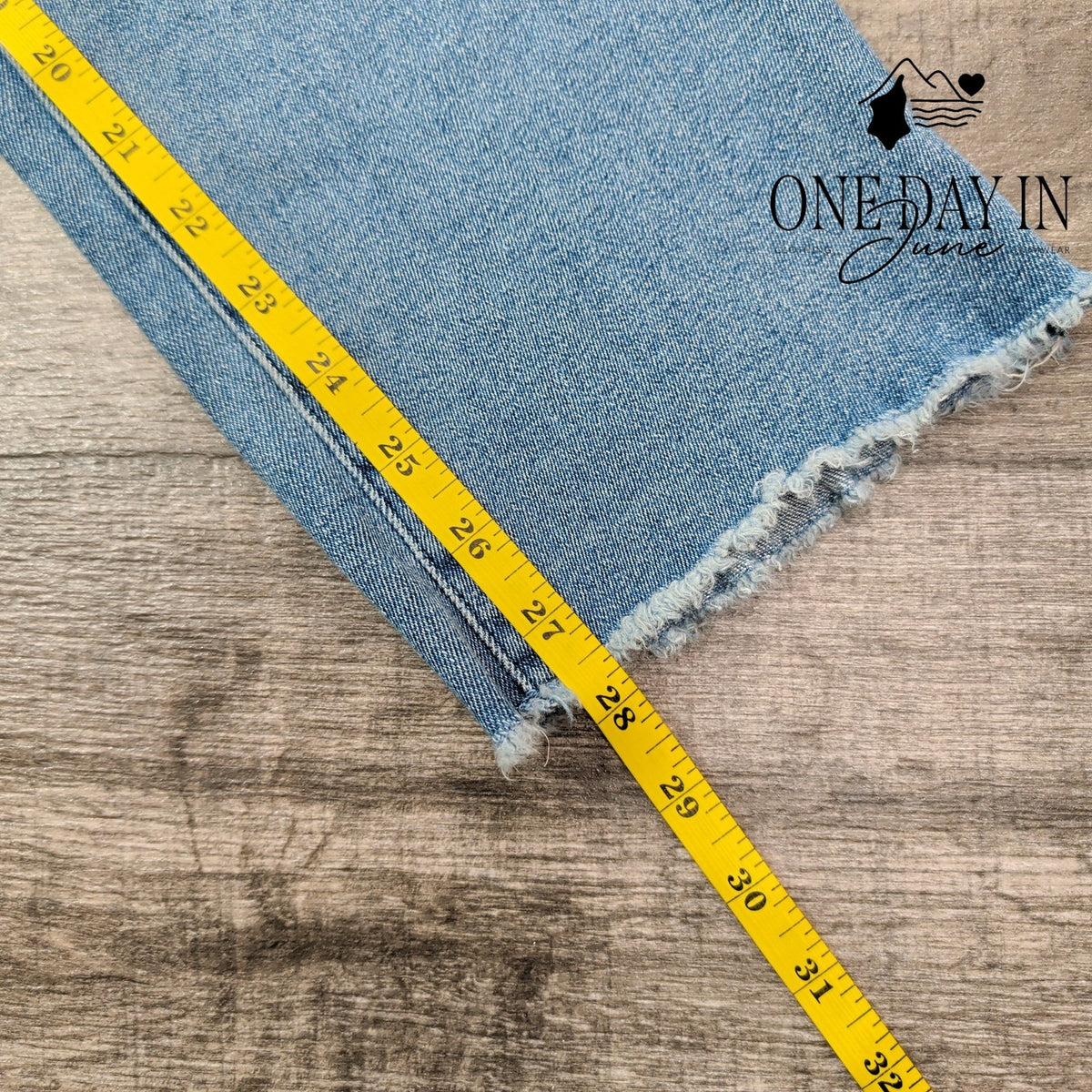 Good American Good Legs Straight Jeans Blue449 Raw Hem NWT $139 Size 6 (28)