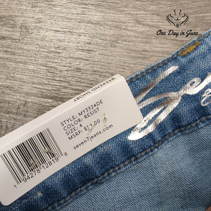 Seven7 Weekend Denim Shorts 5 Inch Inseam Light Wash Frayed Hem NWT Size 4