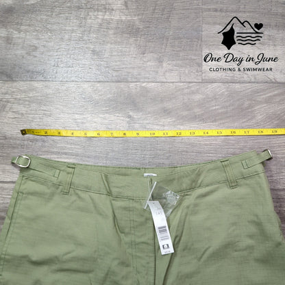 Kim Rogers Flat Front Shorts Size 16