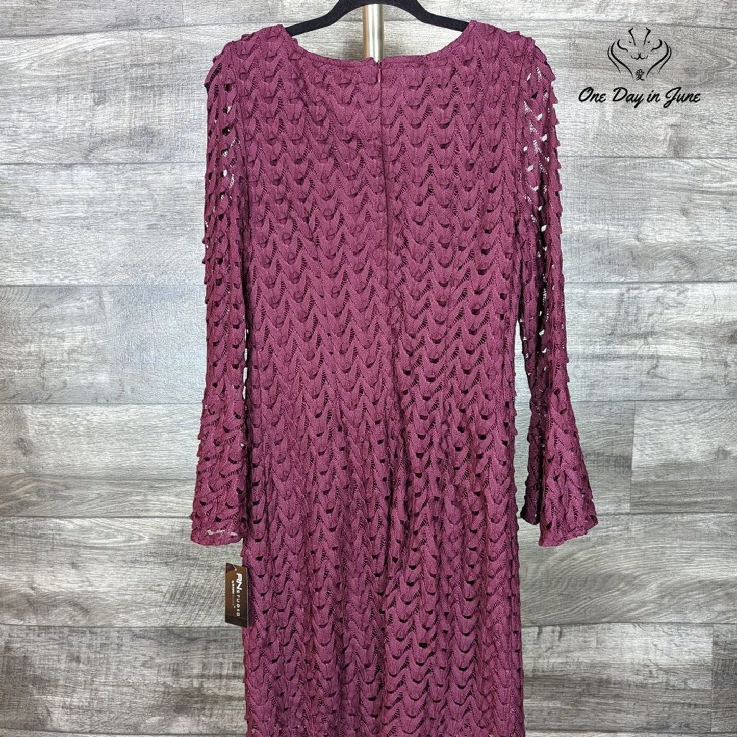 RN Studio Long Sleeve Lined Dress Size 4