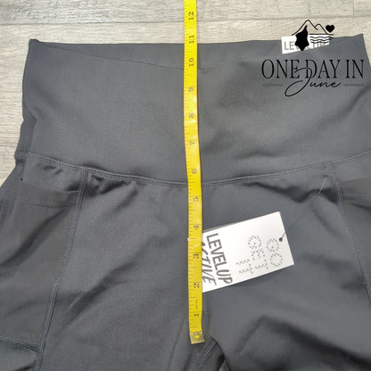 Level Up Capri Yoga Pants Size M