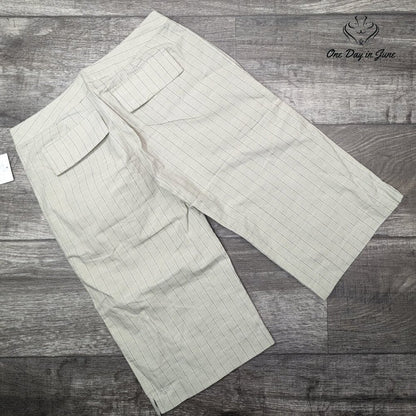 Urban Outfitters Juniors Button Front Shorts Size 1