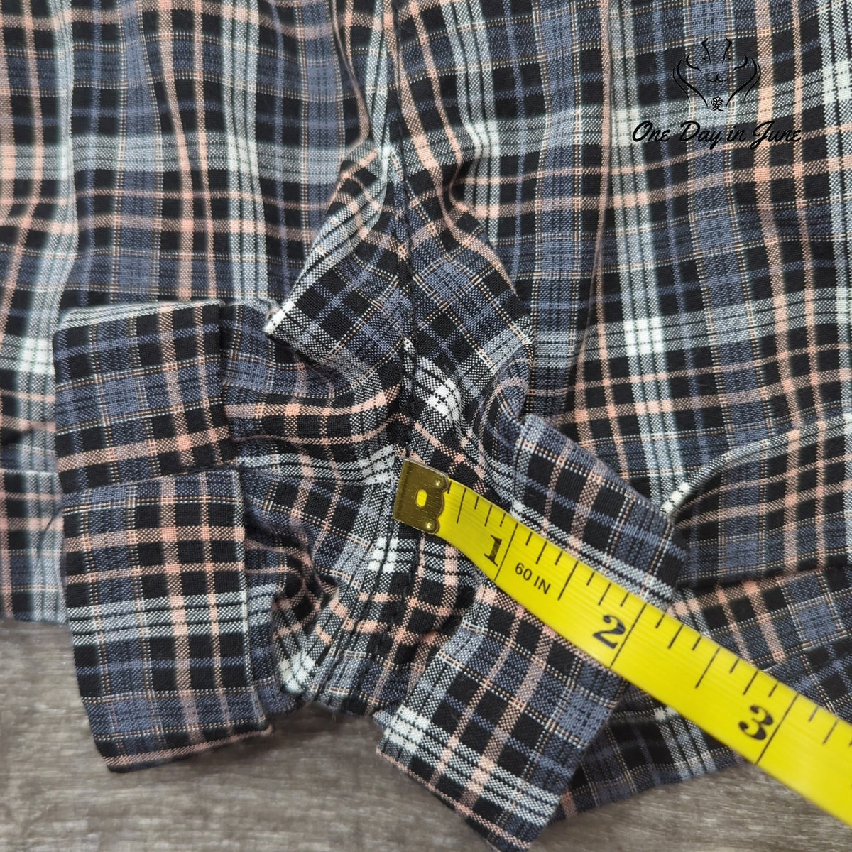 American Eagle Outfitters Mom Shorts High Rise Plaid Black Pink NWT Size 8