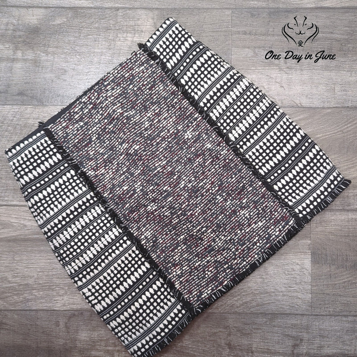 Loft Textured Tweed Mini Skirt Black White Burgundy Size 10