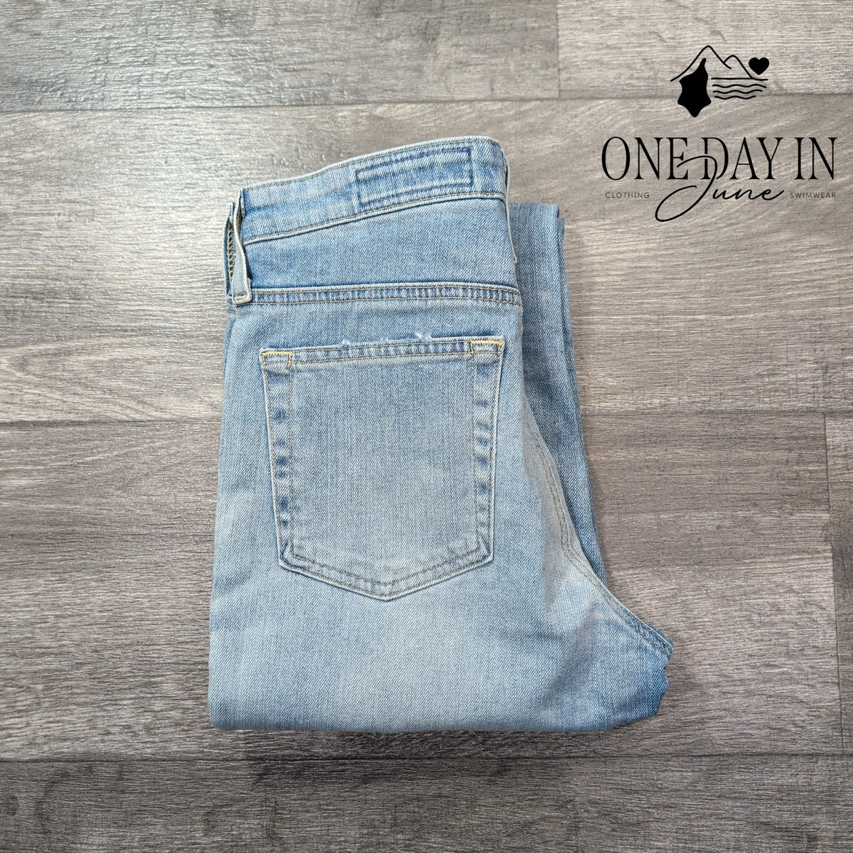 AG Adriano Goldschmied Isabelle High Rise Straight Crop Jeans NWT Size 4 (27)