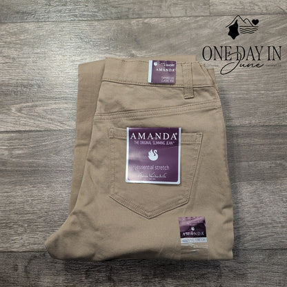 Gloria Vanderbilt Amanda Jeans Hazelnut Tan Tapered Leg NWT $40 Size 4 Short