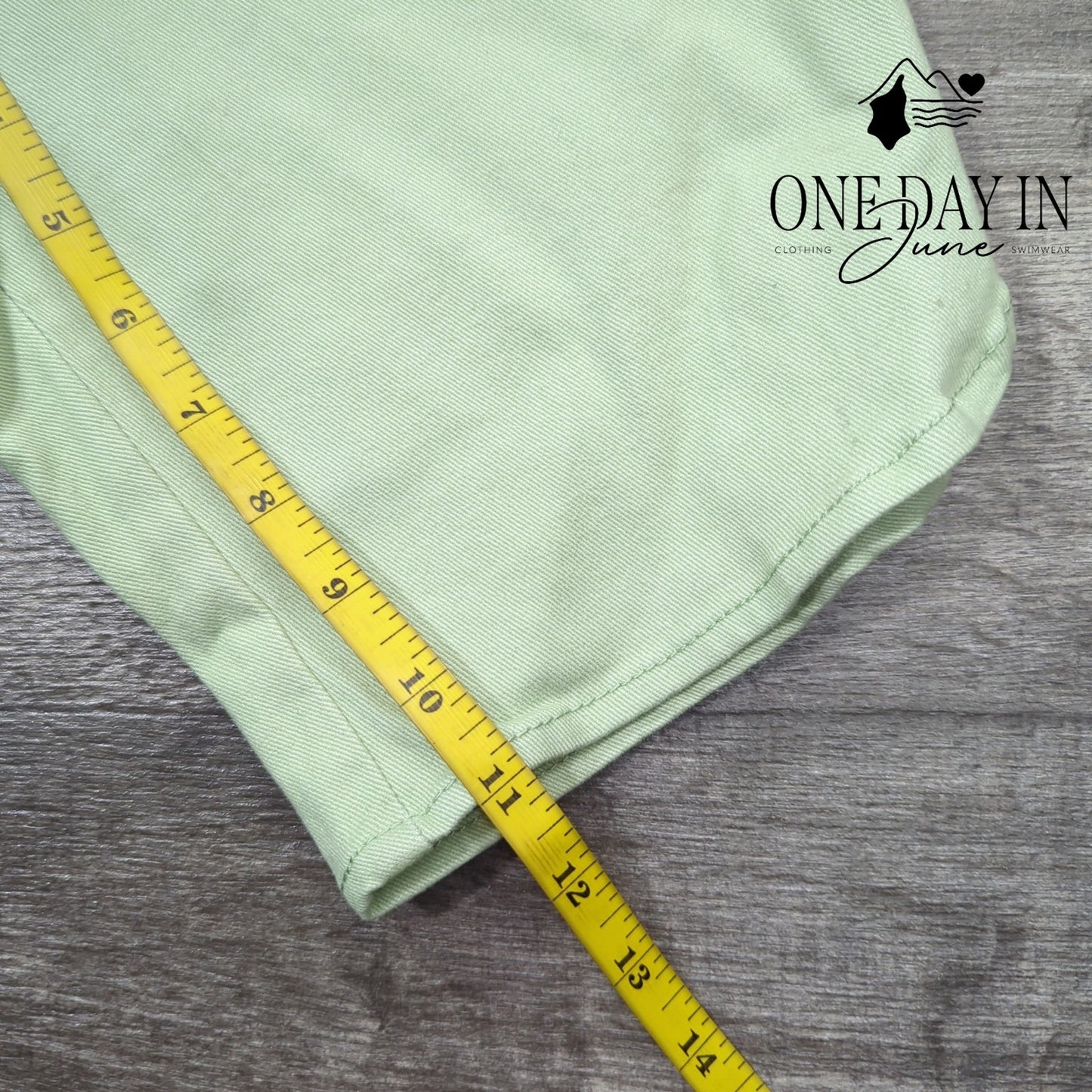 Gloria Vanderbilt Bermuda Denim Shorts Size 4