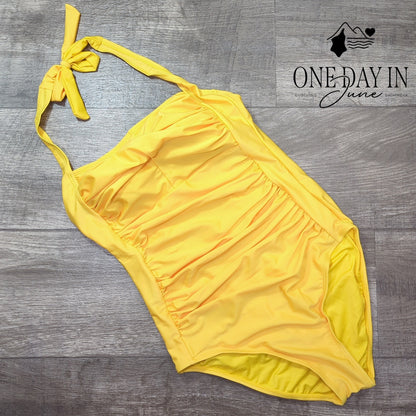 Smismivo Classic Halter One Piece Swimsuit Size M