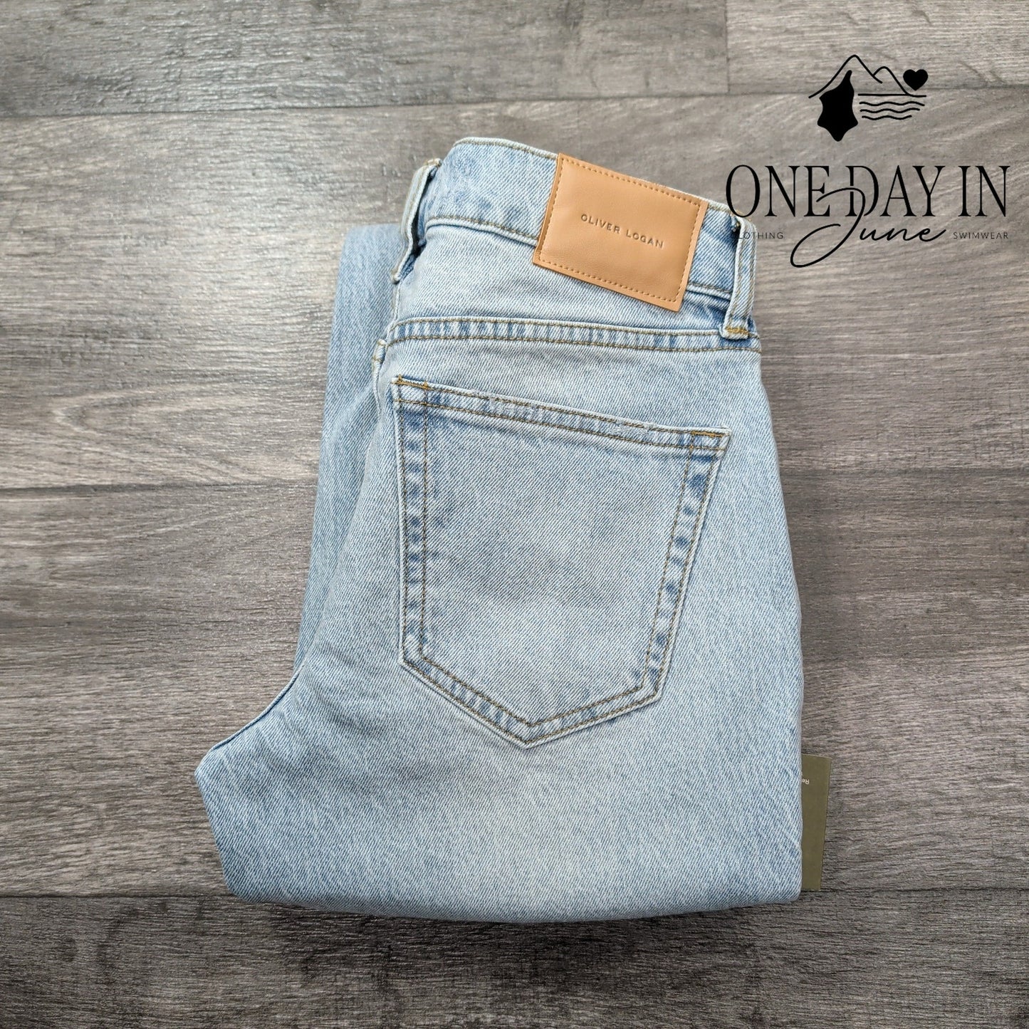 Oliver Logan Petite Chester Low Rise Straight Jeans Size 2P (26P)