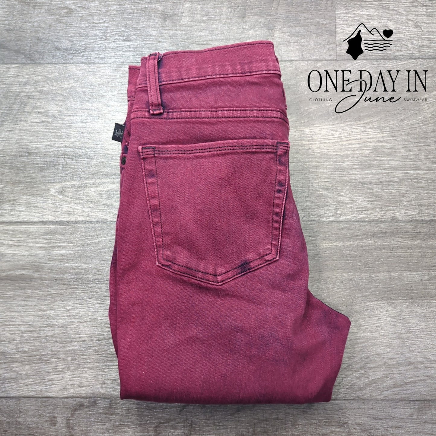 Rock & Republic Straight Leg Jeans Size 6