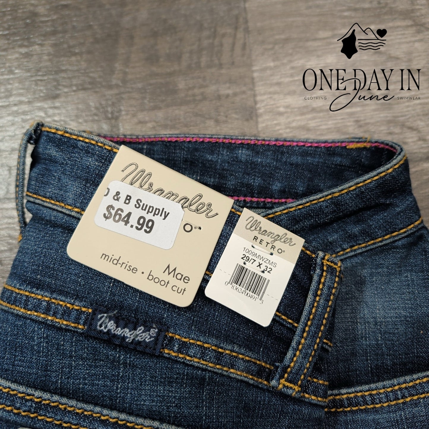 Wrangler Juniors Mae Mid Rise Boot Cut Jeans Size 7 (29X32)