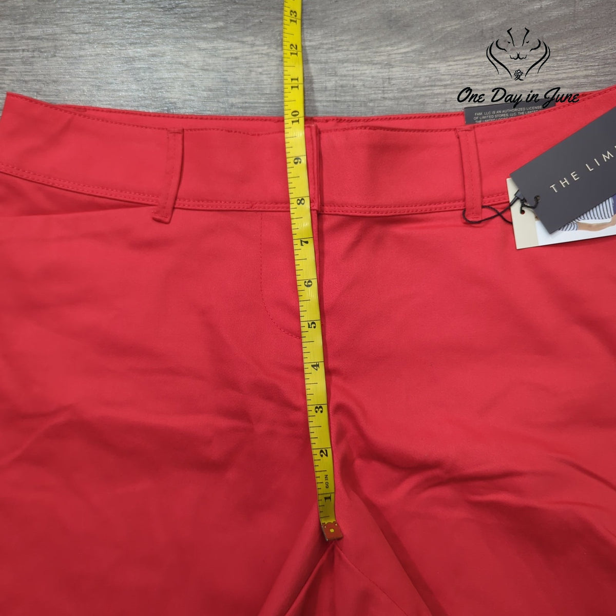 The Limited Tailored Shorts Coral Red Stretch Bermuda Walking Shorts NWT Size 6