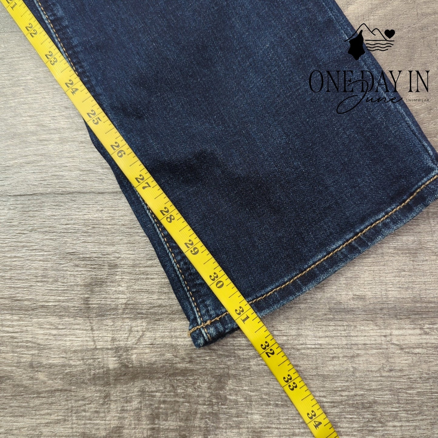 Silver Jeans Co Suki Curvy Fit Mid Rise Slim Boot Jeans Size 25 (2)