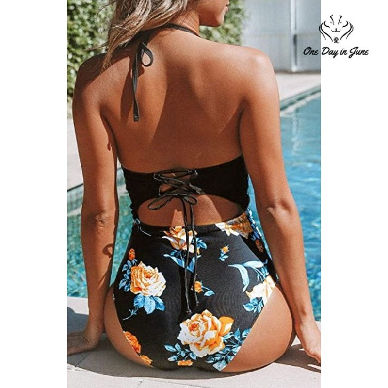 Cupshe Cutout Halter One Piece Swimsuit Size M
