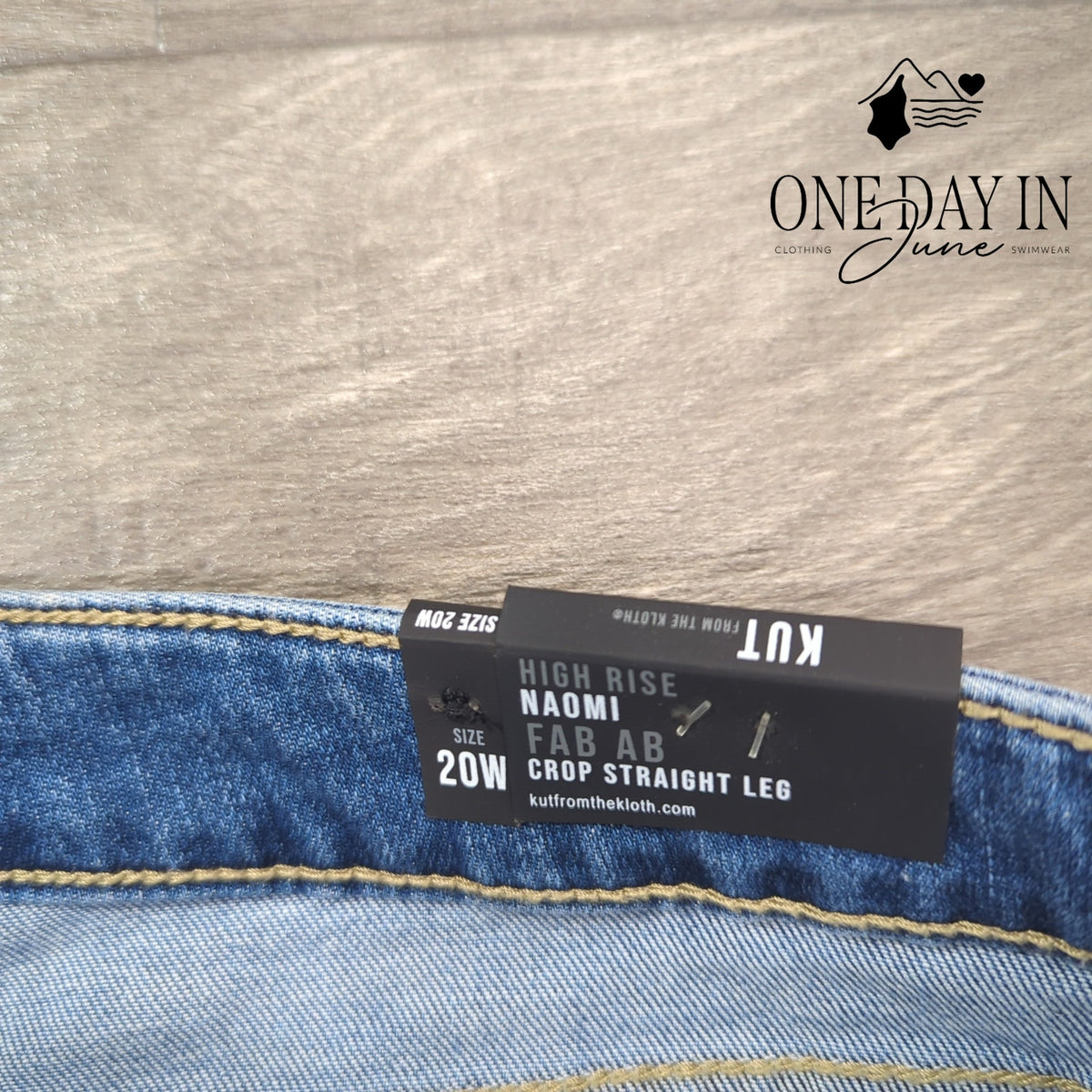Kut from the Kloth Naomi Fab Ab High Rise Crop Straight Jeans NWT Size 20W