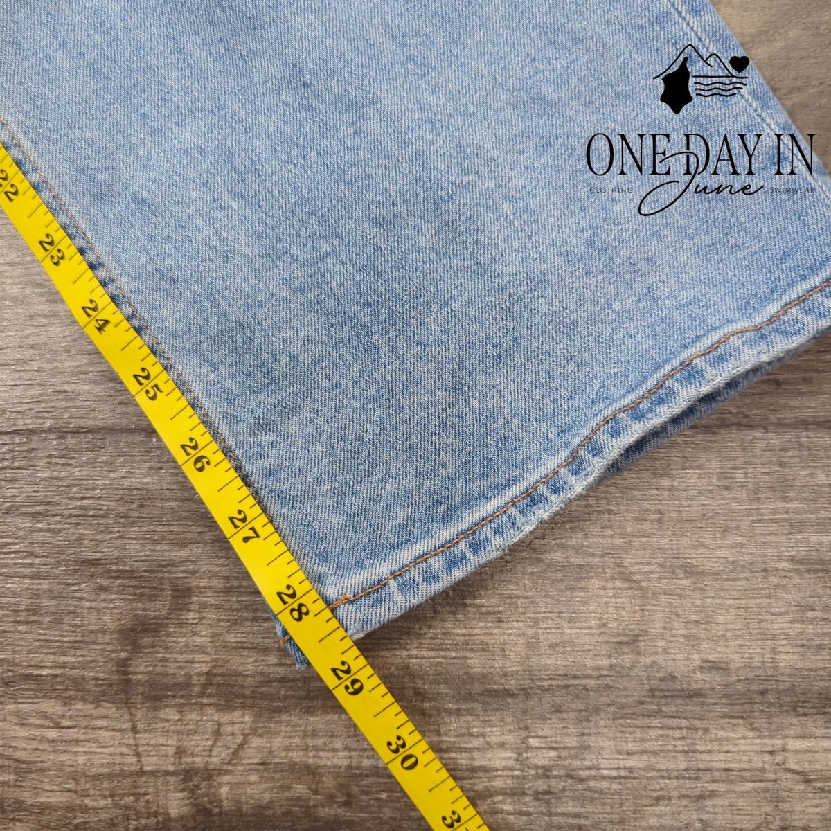 Aritzia Denim Forum The Arlo High Rise Straight Jeans Bleu Taboo 29 NWT Size 28L