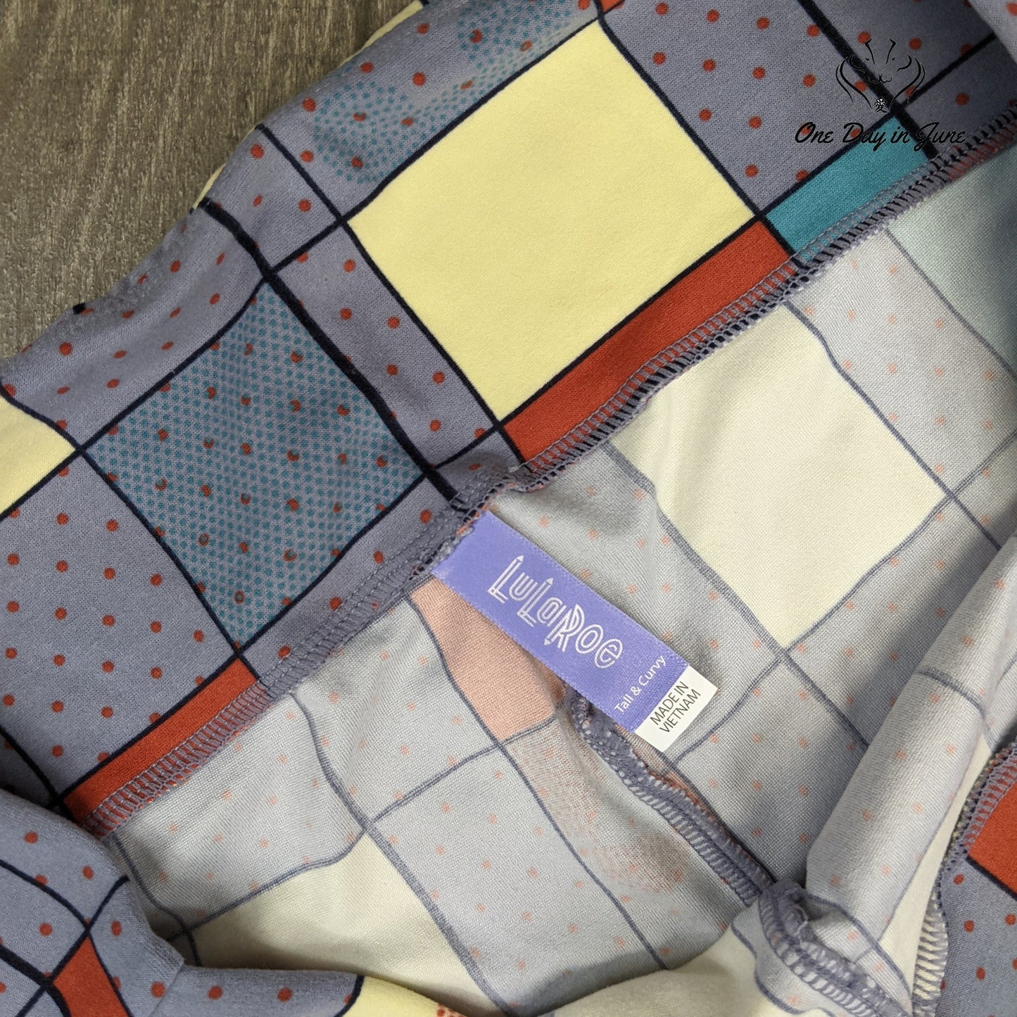 LuLaRoe Tall Curvey Leggings Purple Disney Print Size OS