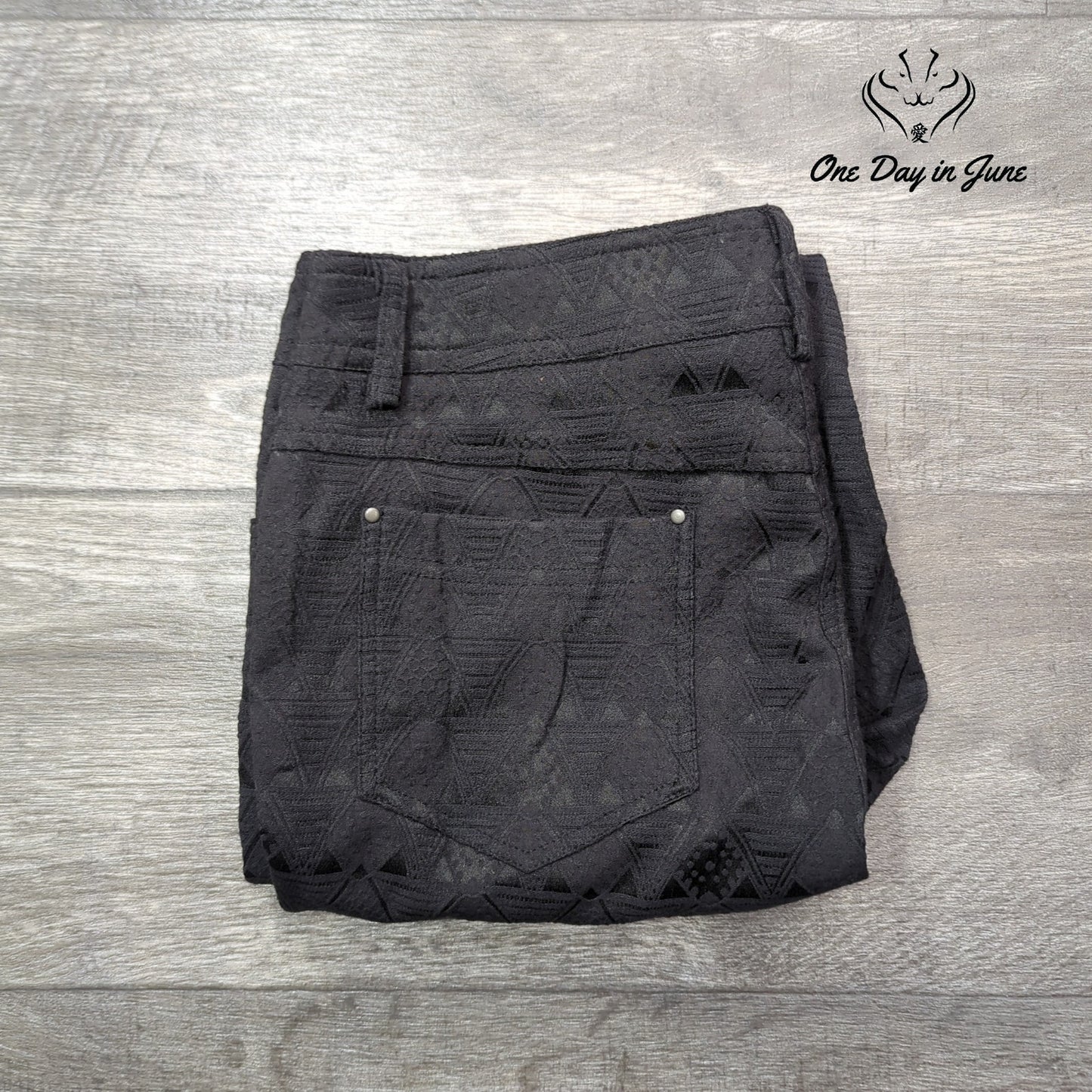 89th & Madison Cropped Textured Pants Size 10