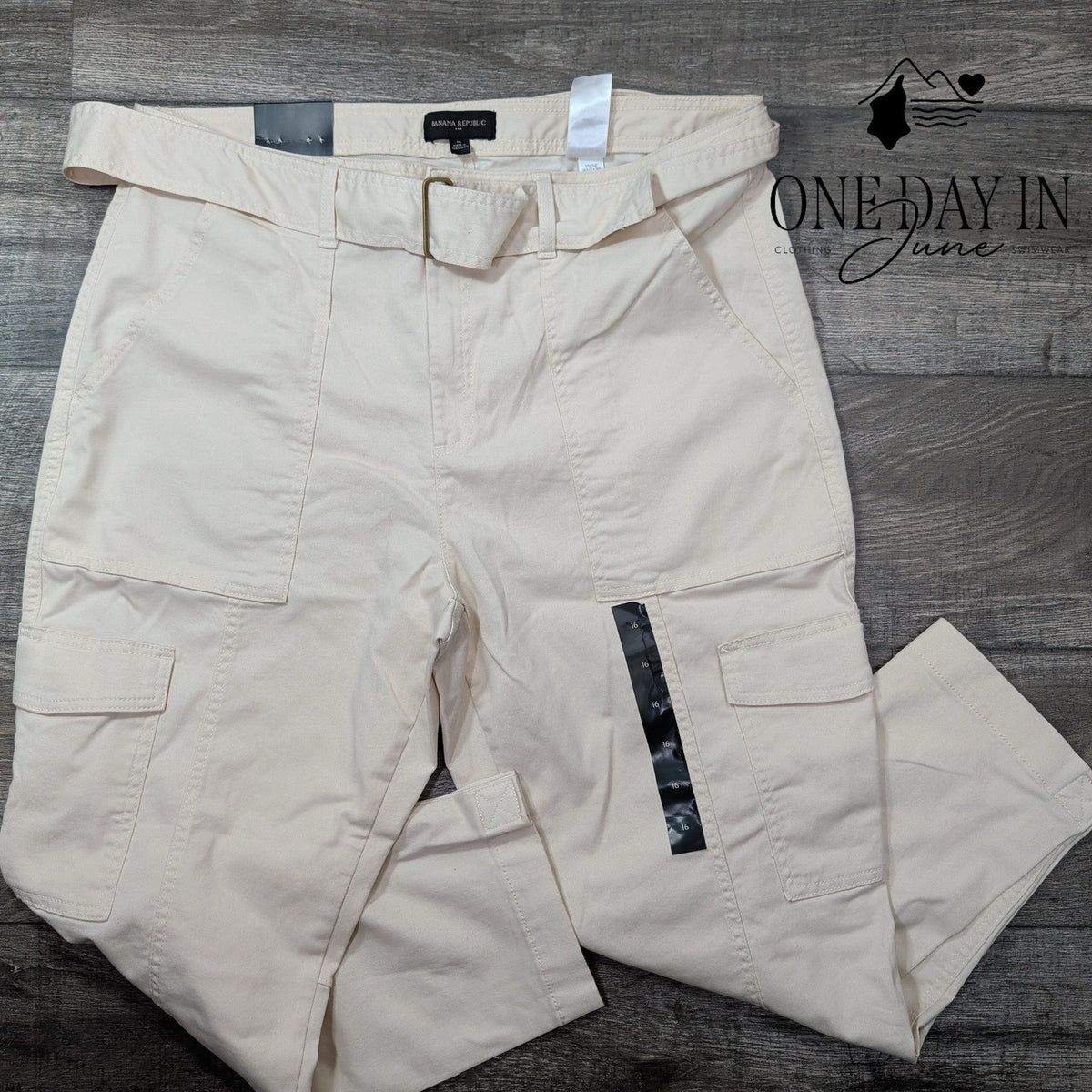 Banana Republic Belted Cropped Cargo Pants Ivory Cream NWT Size 16