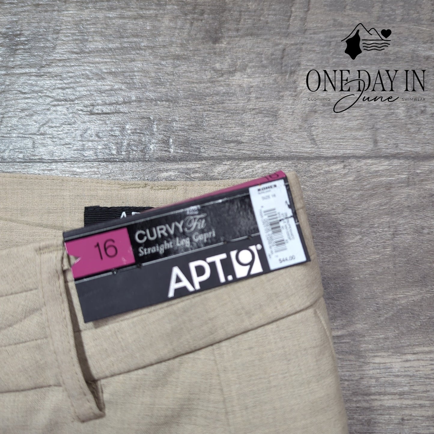 Apt. 9 Curvy Straight Leg Capri Pants Size 16