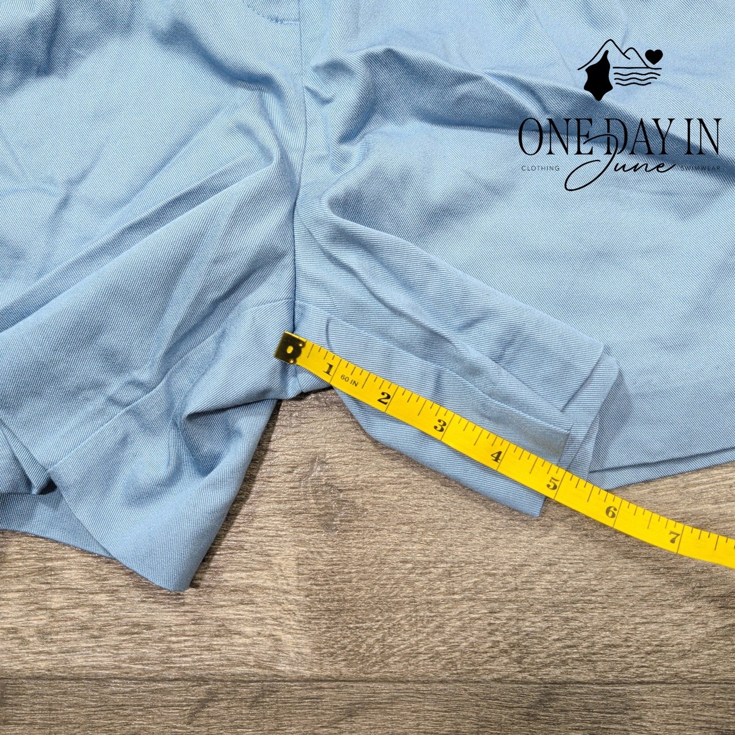 Old Navy Extra High Rise 5" Inseam Shorts Size L