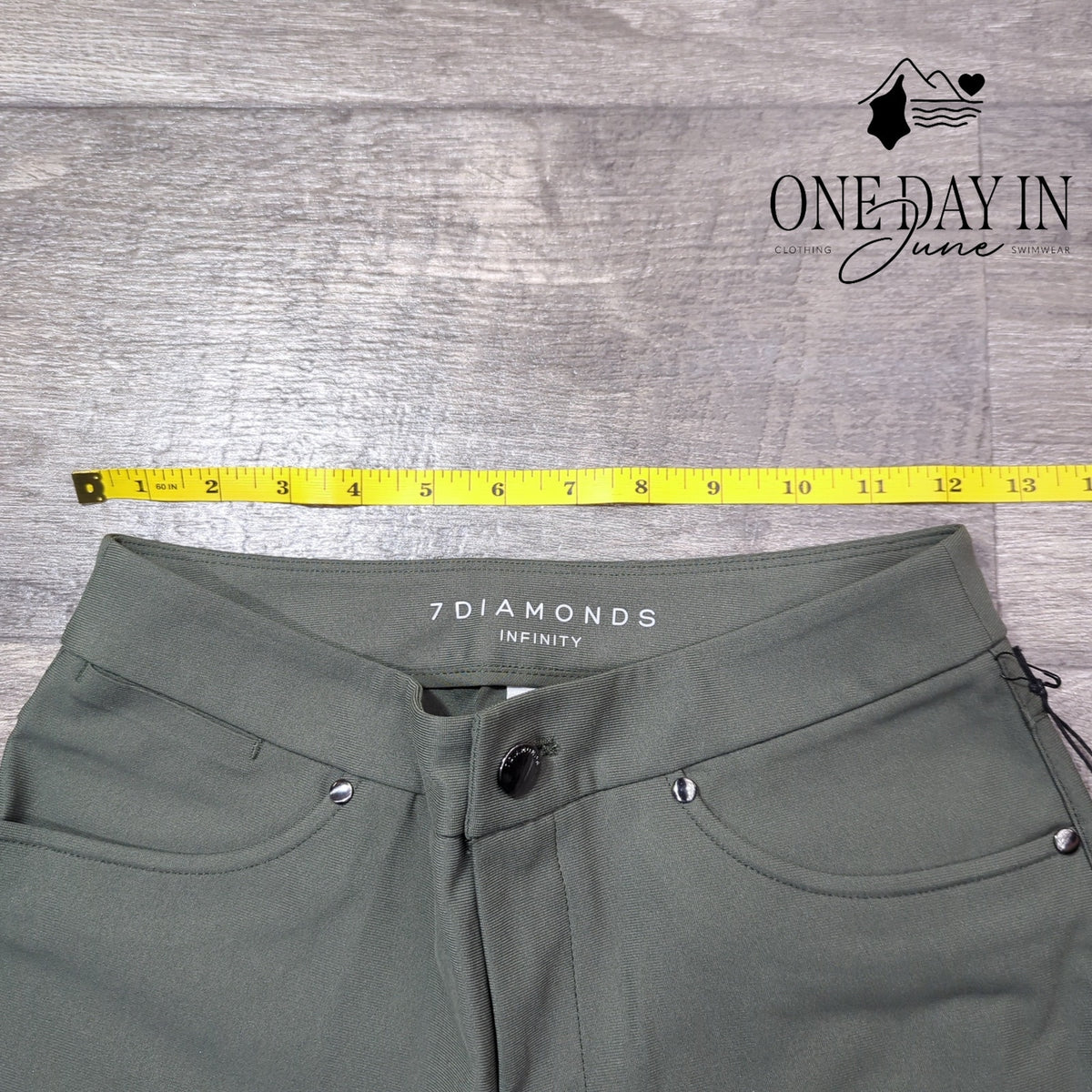 7 Diamonds Infinity Straight Leg Pants Army Green NWT Size 0 (25)