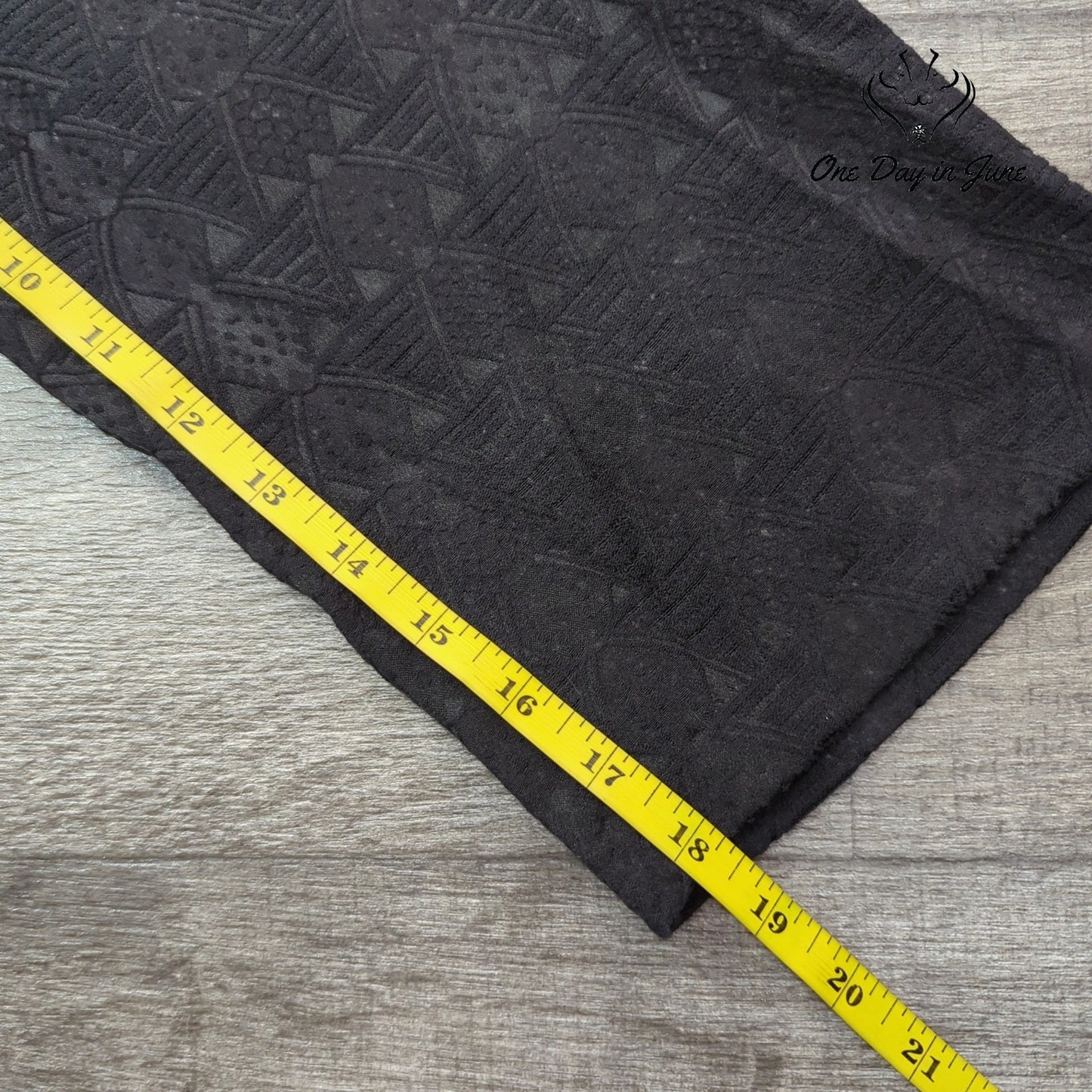 89th & Madison Cropped Textured Pants Size 10