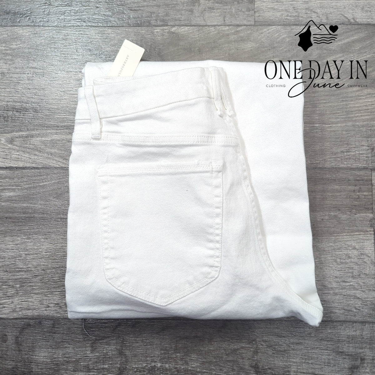 Good American Good Straight Raw Hem Jeans White NWT Size 10 (30)