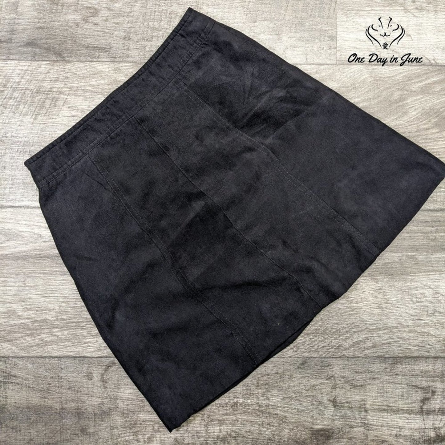 H&M Faux Suede Snap Front Mini Skirt Size 2