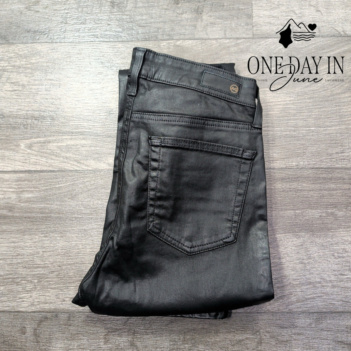 AG Adriano Goldschmied Coated Straight Leg Jeans Black NWT $215 Size 4 (27)