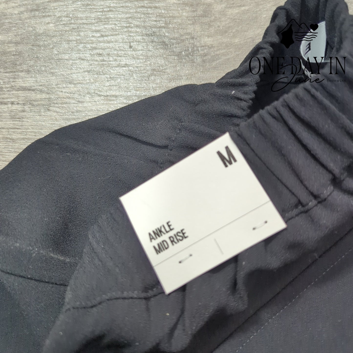 Express Mid Rise Ankle Cargo Pants Size M