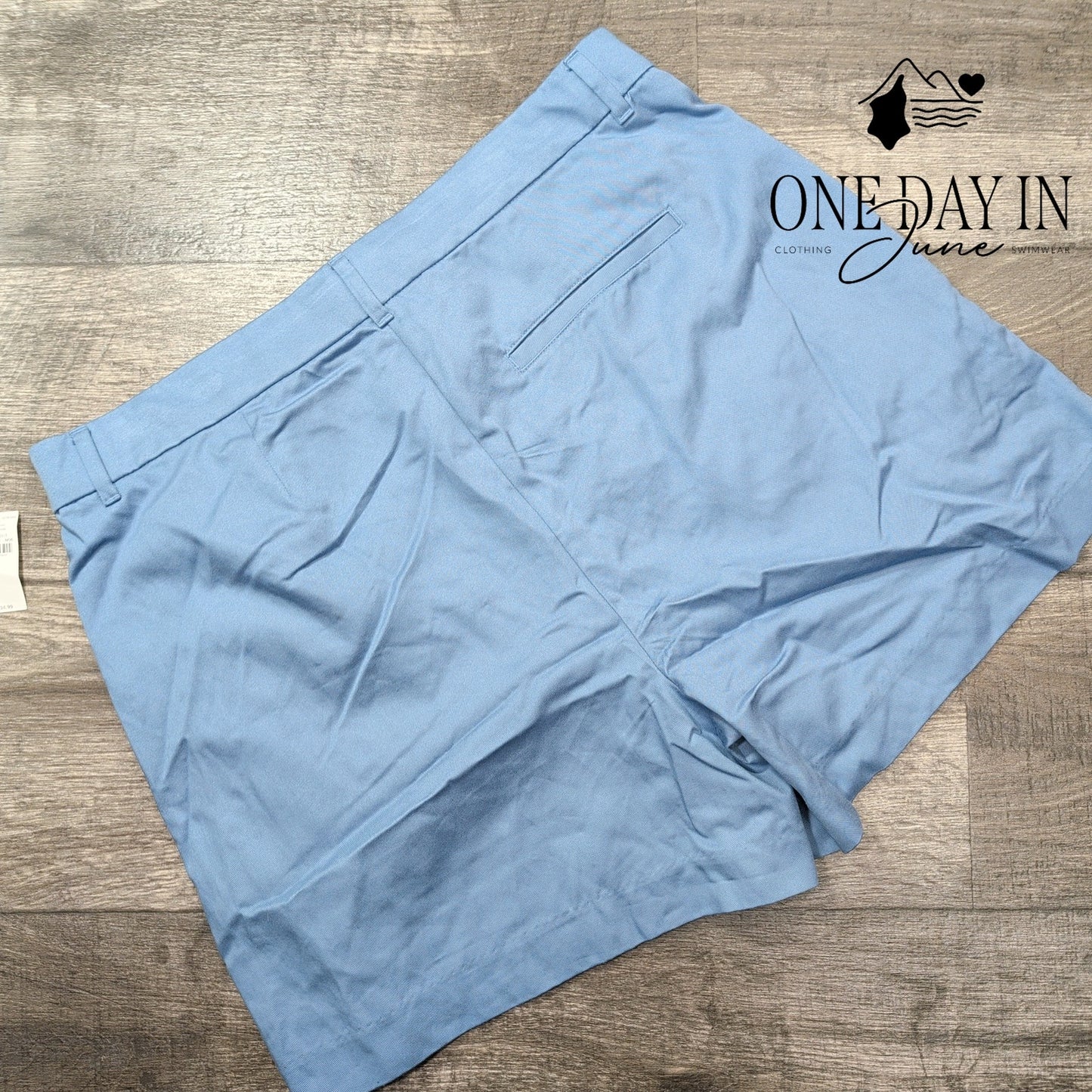 Old Navy Extra High Rise 5" Inseam Shorts Size L