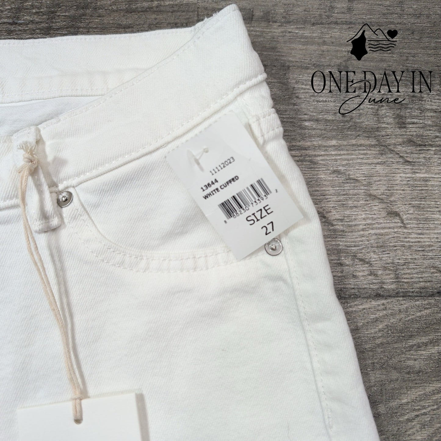 DL1961 Thea Boyfriend Jeans White Cuffed Relaxed Tapered NWT Size 4 (27)