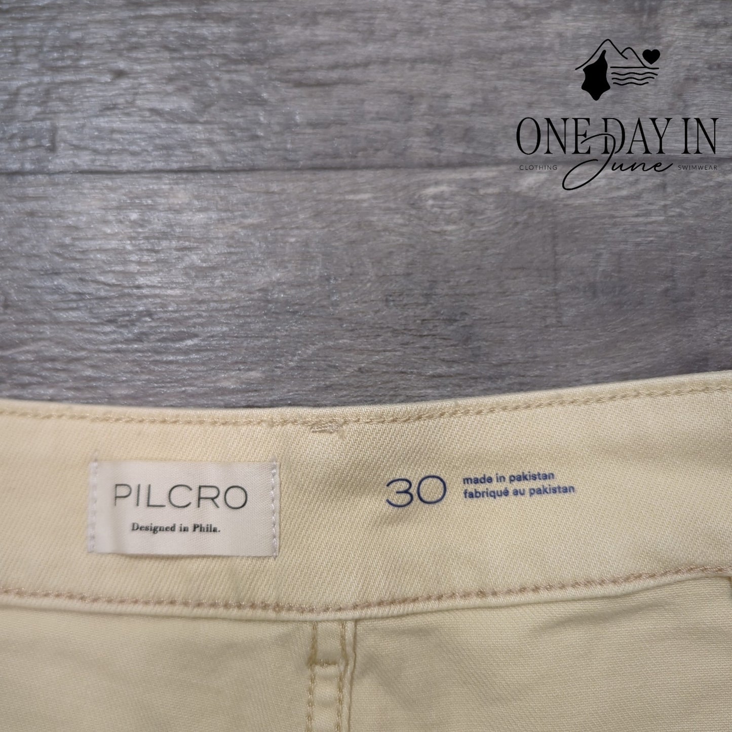 Pilcro Straight Leg Jeans Size 30 (10)