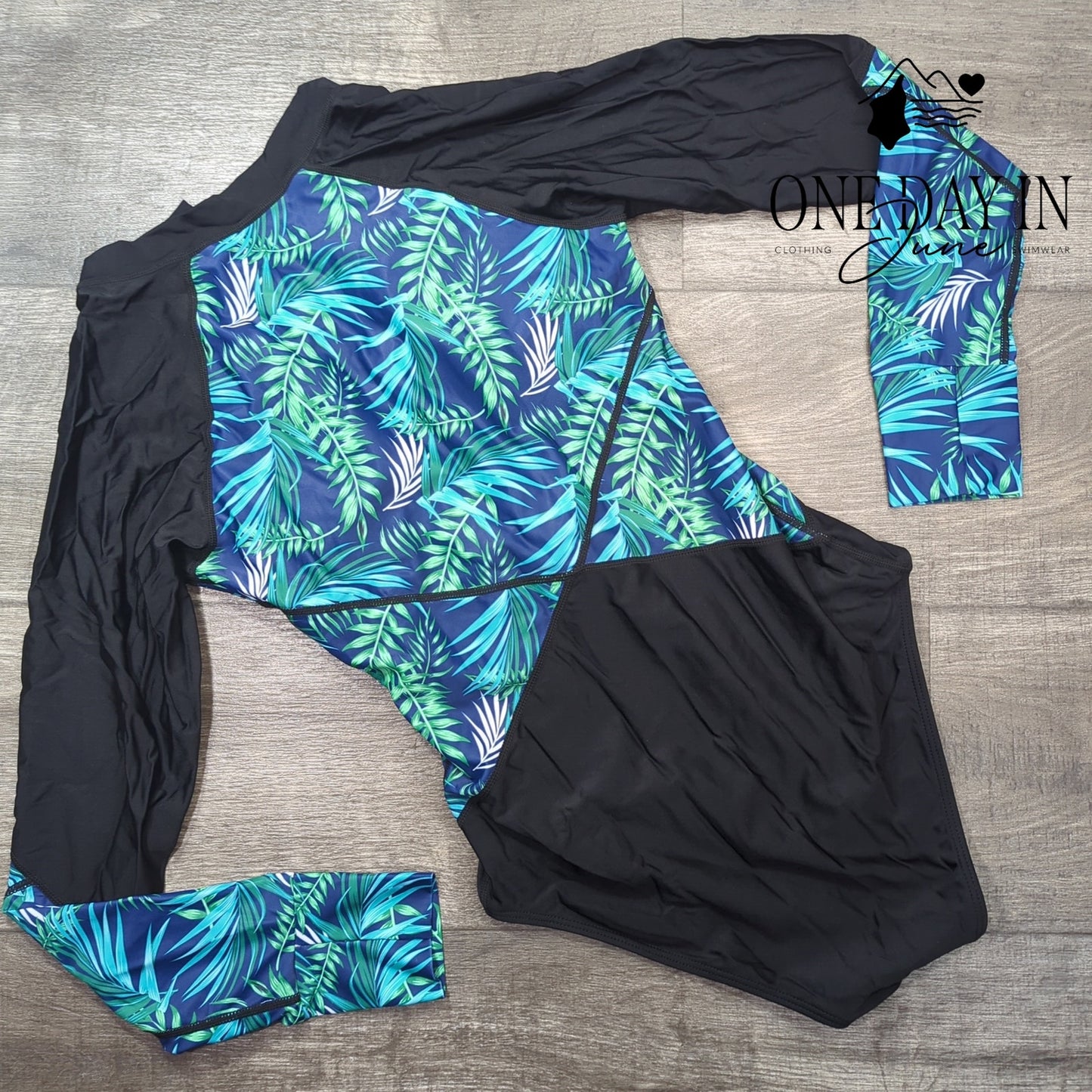 Adisputent Long Sleeve Rash Guard One Piece Swimsuit Size S