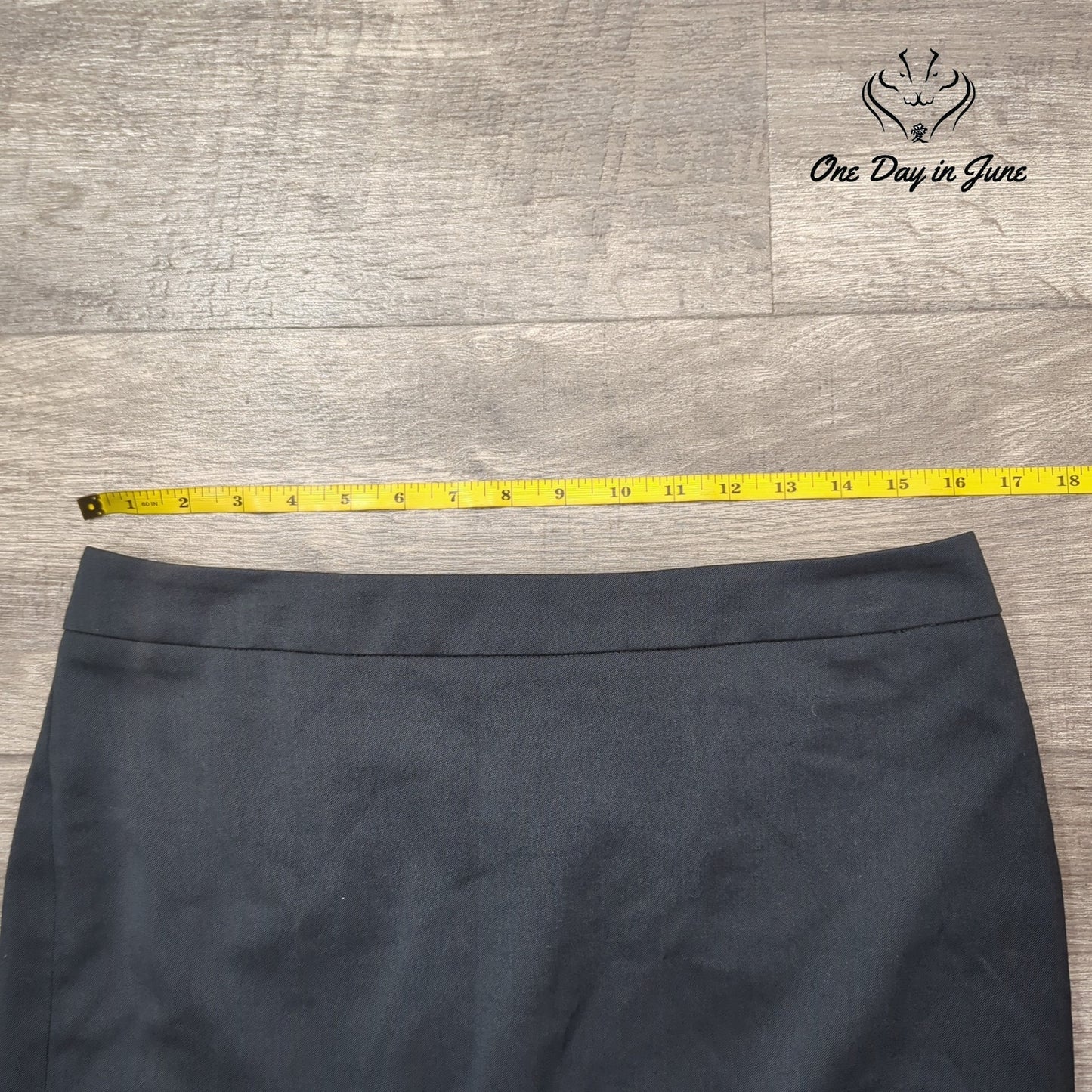 Cabi 430 Bossy Skirt Size 8