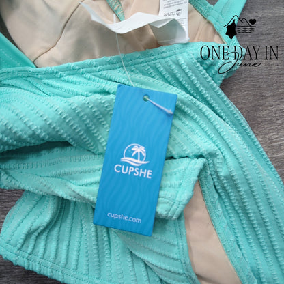 Cupshe Textured V Front One Piece Swimsuit Size L