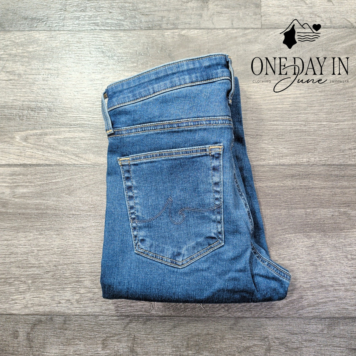 AG Adriano Goldschmied The Prima Crop Cigarette Jeans Blue NWT Size 4 (27)
