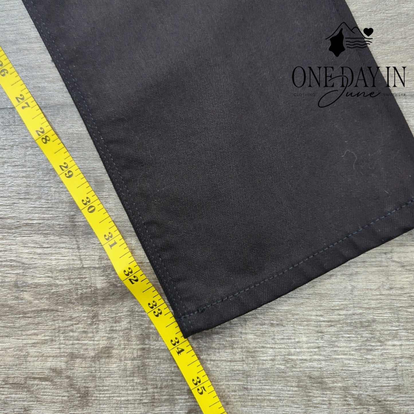 Armani Jeans Jeans J06 Slim Fit Black Stretch Denim NWT Size 32X34