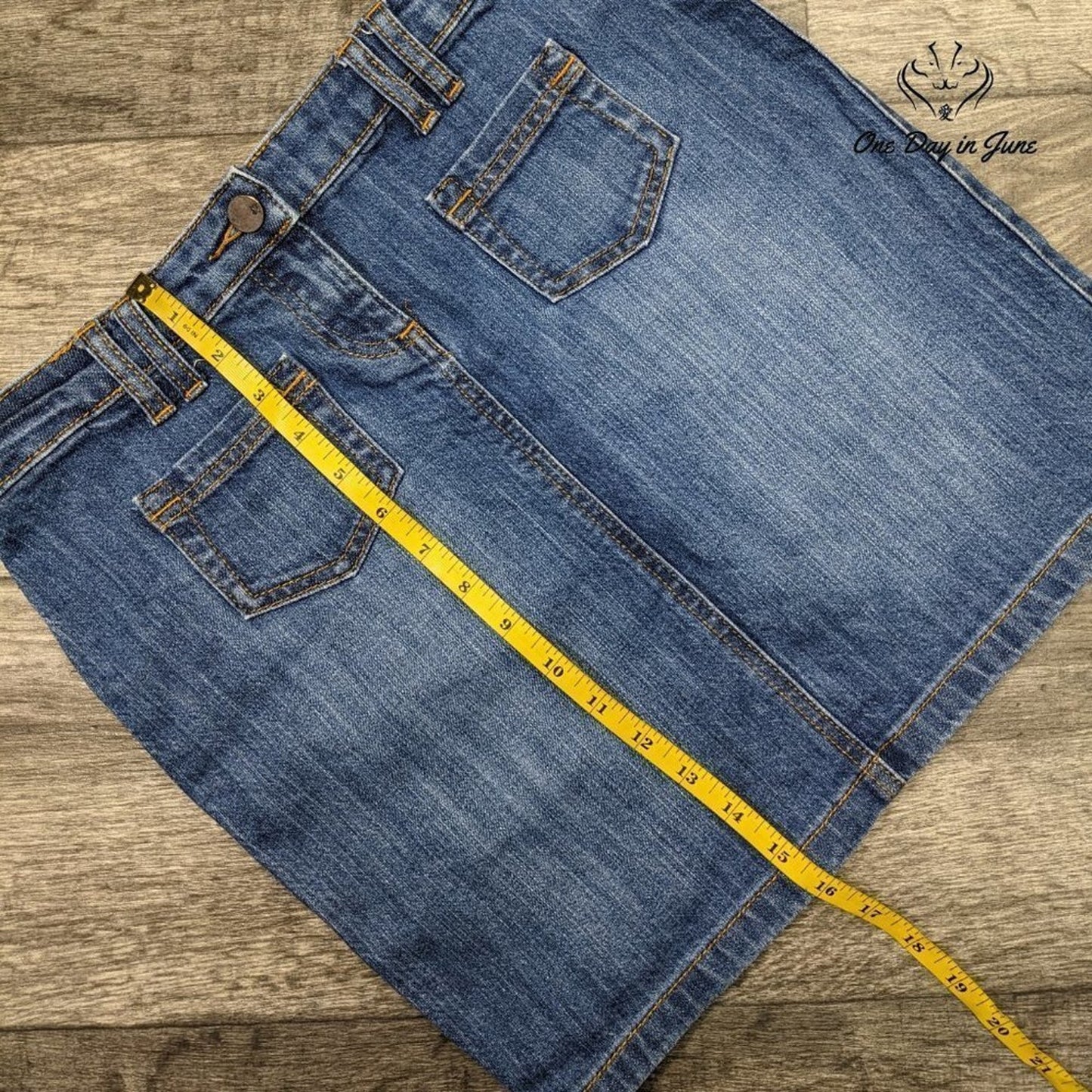 New York & Company Denim Skirt Size 2